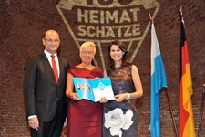 Heimatminister Albert Füracker und Kunstministerin Prof. Dr. med. Marion Kiechle prämieren 100 Heimatschätze